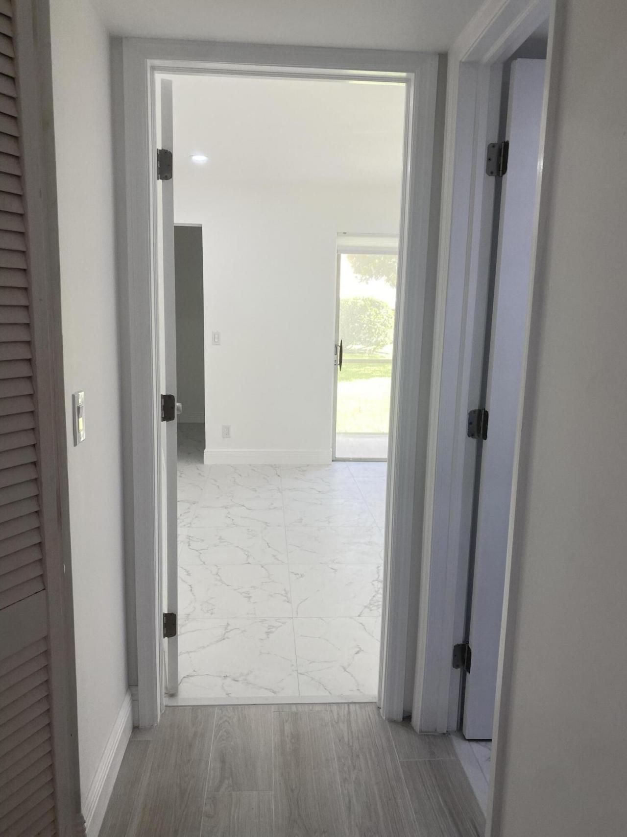 555 Purdy Lane, Unit 106, Palm Springs, FL 33461 Photo