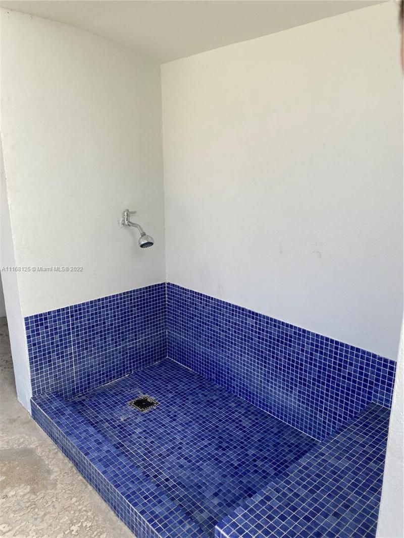 5161 Collins Ave, Unit 914, Miami Beach, FL 33140 Photo