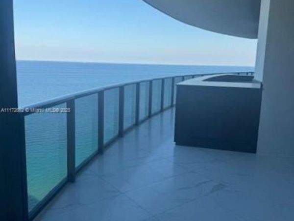 18555 Collins Ave, Unit 2905, Sunny Isles Beach, FL 33160