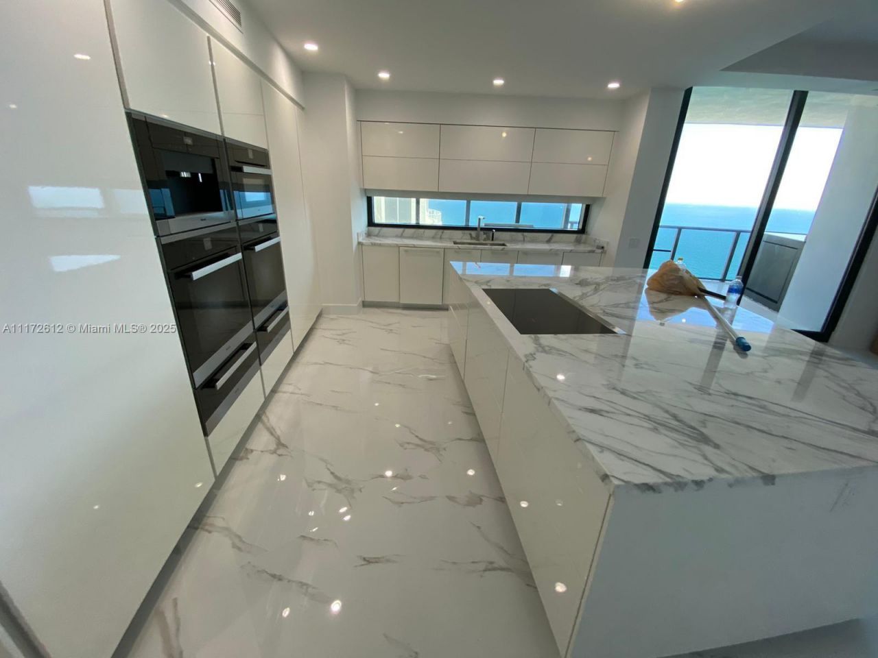 18555 Collins Ave, Unit 2905, Sunny Isles Beach, FL 33160 Photo