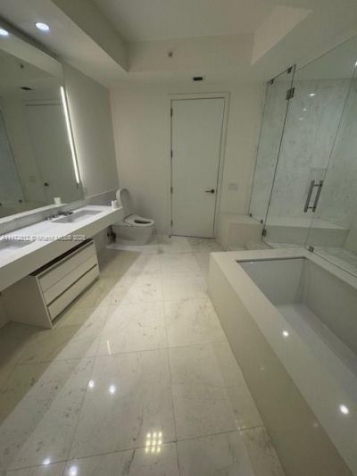 18555 Collins Ave, Unit 2905, Sunny Isles Beach, FL 33160 Photo