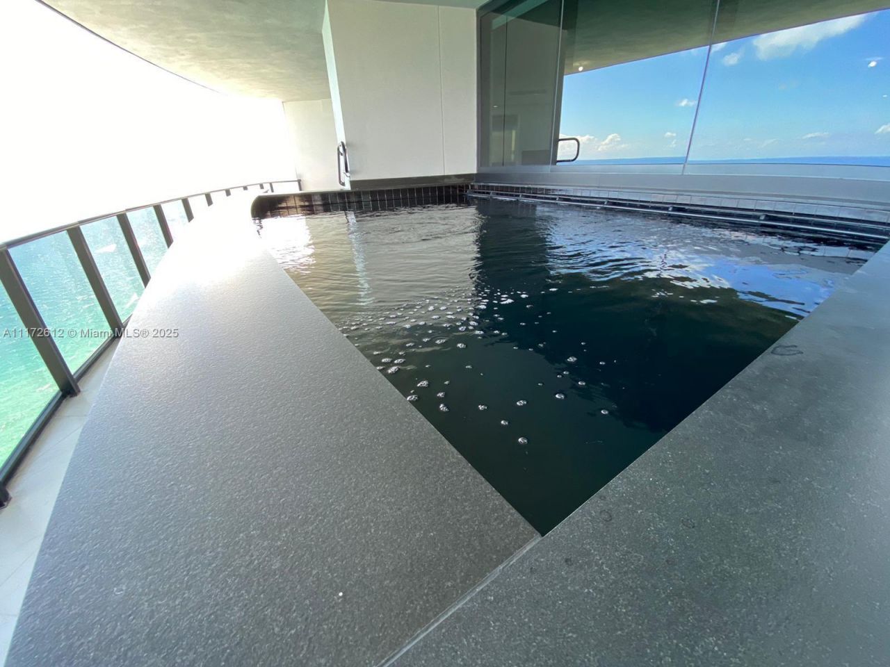 18555 Collins Ave, Unit 2905, Sunny Isles Beach, FL 33160 Photo