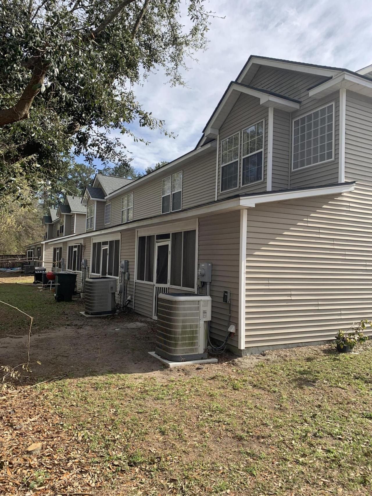 5914 Tampa Street Photo 2