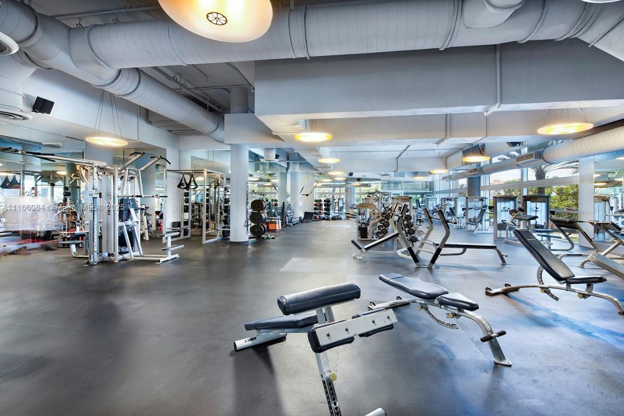 100 S Pointe Dr, Unit 908, Miami Beach, FL 33139 Photo