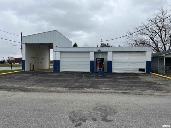 105 N LINCOLN Street, Pleasant Plains, IL 62677