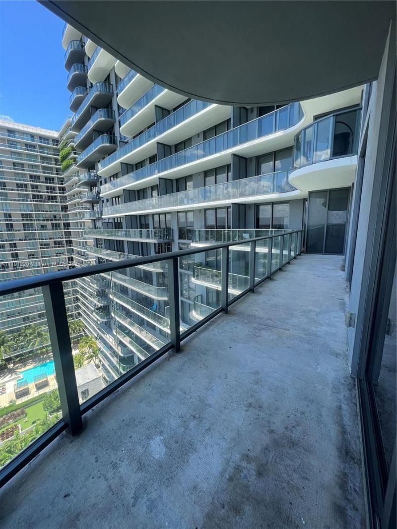 121 NE 34 St, Unit 2215, Miami, FL 33137 Photo