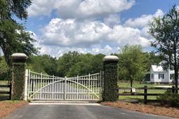 16 Leaning Oak Lane photo 4