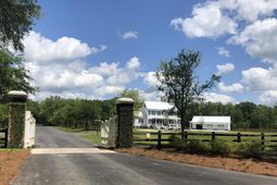 16 Leaning Oak Lane photo 4