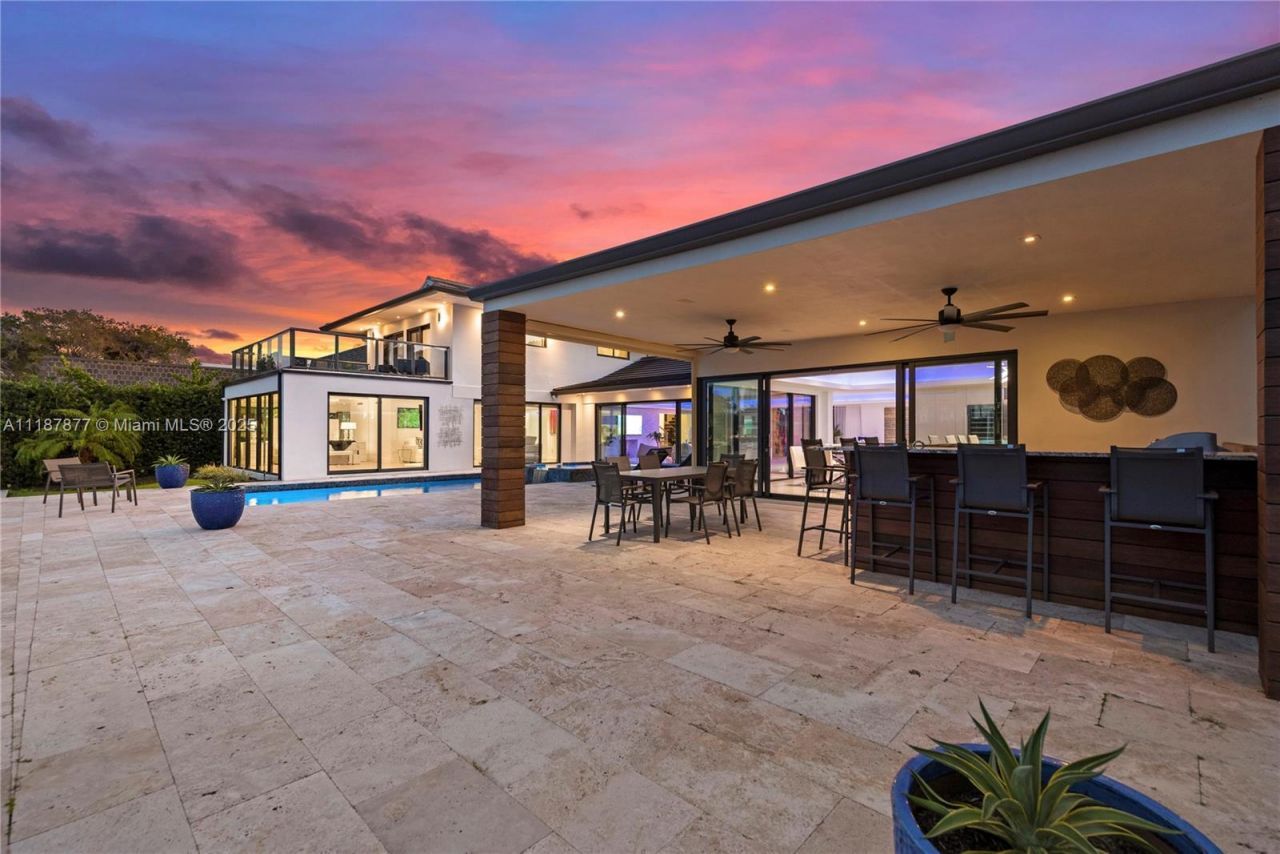 1025 Diplomat Pkwy, Hollywood, FL 33019 Photo