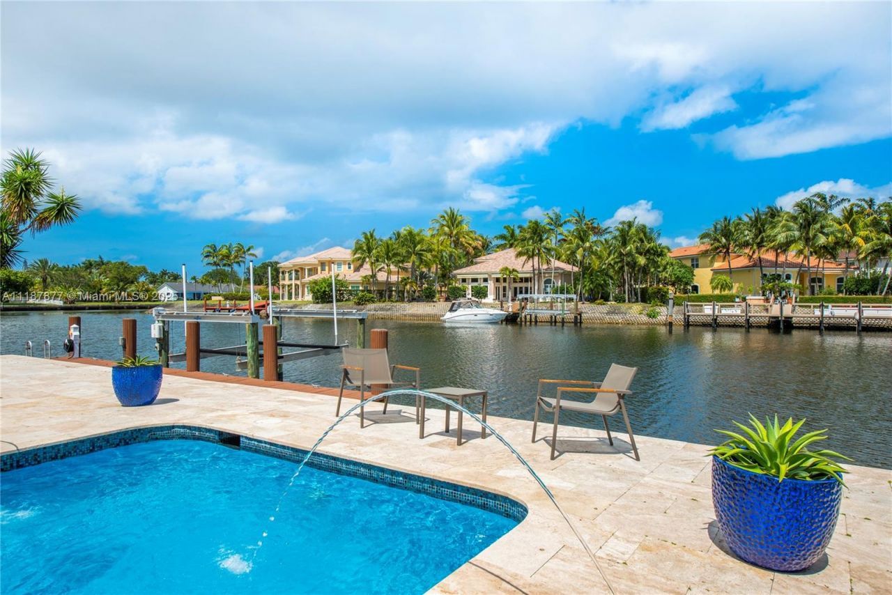 1025 Diplomat Pkwy, Hollywood, FL 33019 Photo