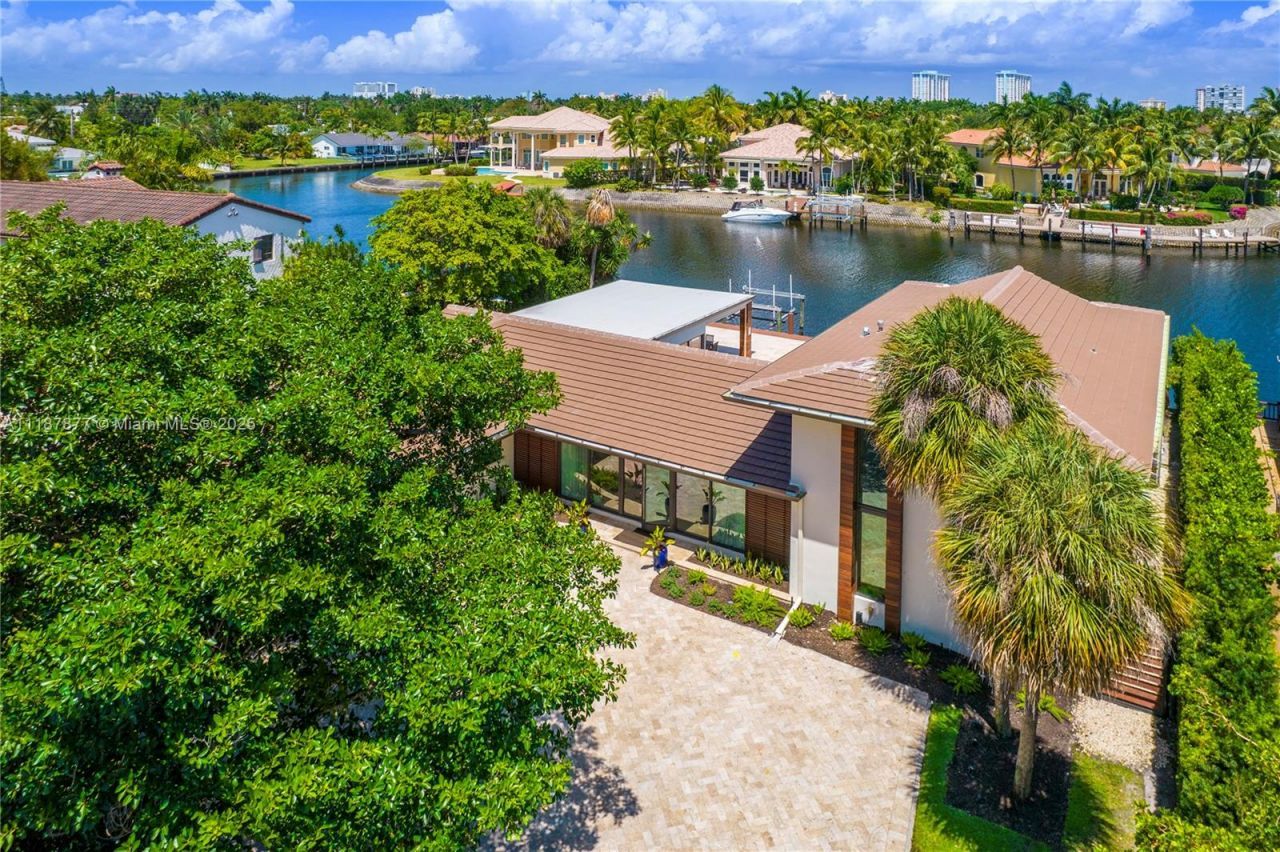 1025 Diplomat Pkwy, Hollywood, FL 33019 Photo