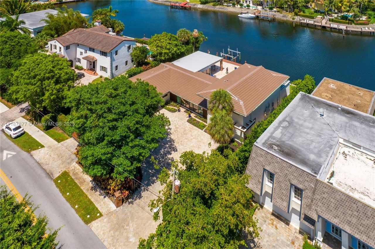 1025 Diplomat Pkwy, Hollywood, FL 33019 Photo