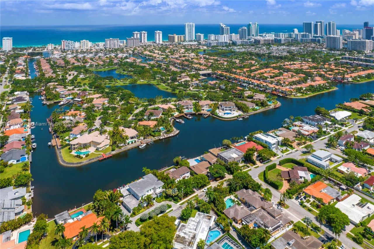 1025 Diplomat Pkwy, Hollywood, FL 33019 Photo