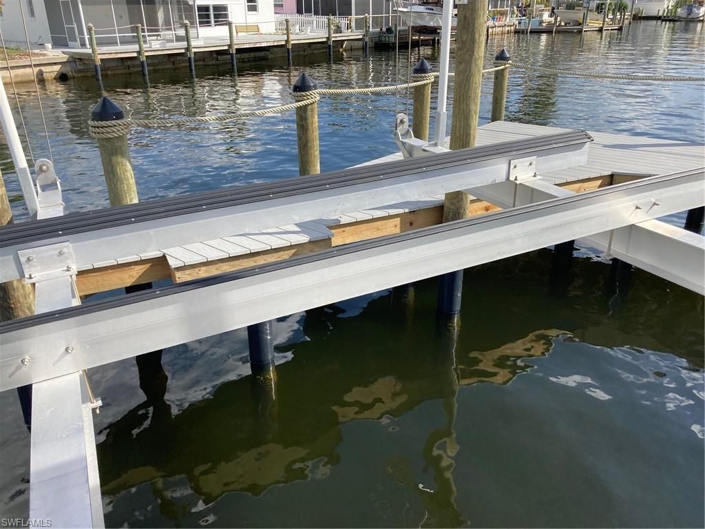 2849 Triggerfish St, Matlacha, FL 33993 Photo