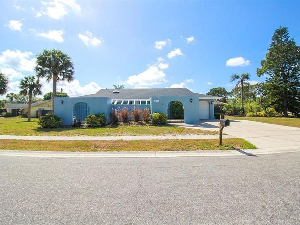 3852 GATEWOOD DRIVE, SARASOTA, FL 34232