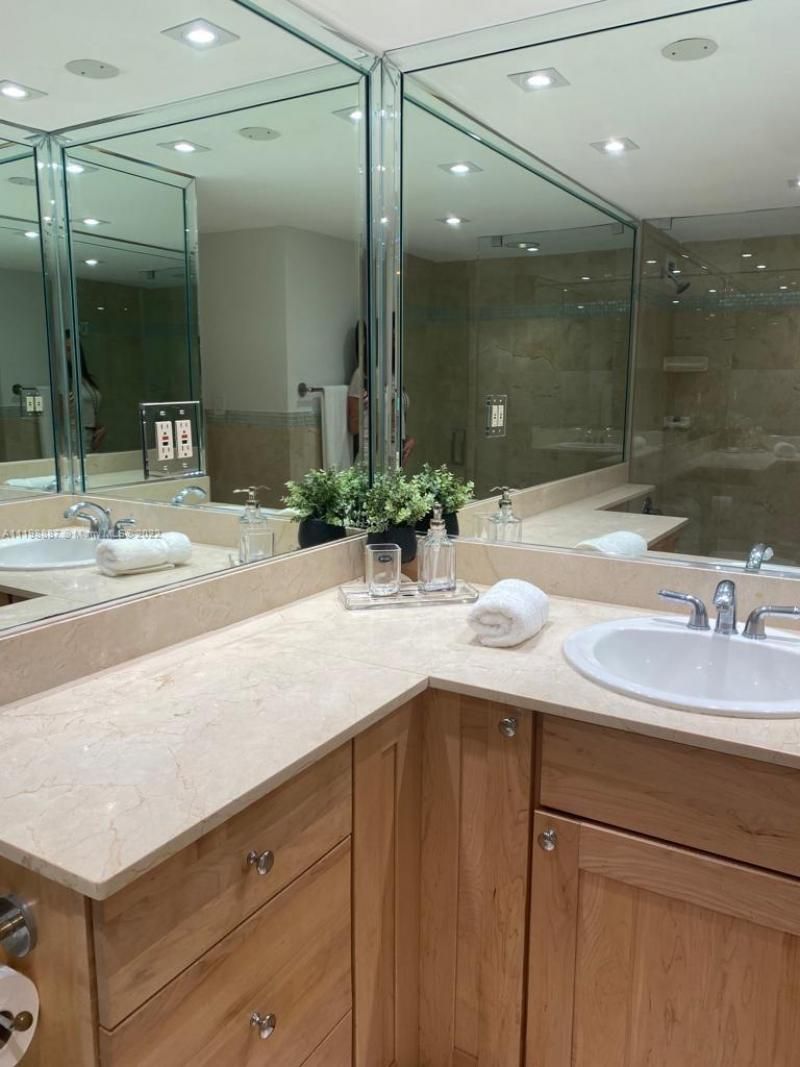 5151 Collins Ave, Unit 531, Miami Beach, FL 33140 Photo