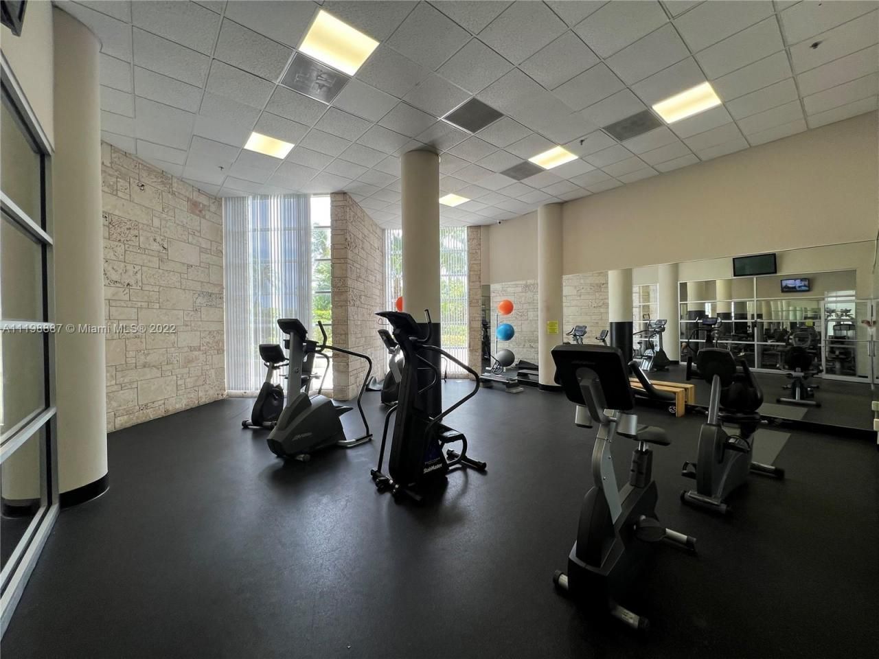 5151 Collins Ave, Unit 531, Miami Beach, FL 33140 Photo