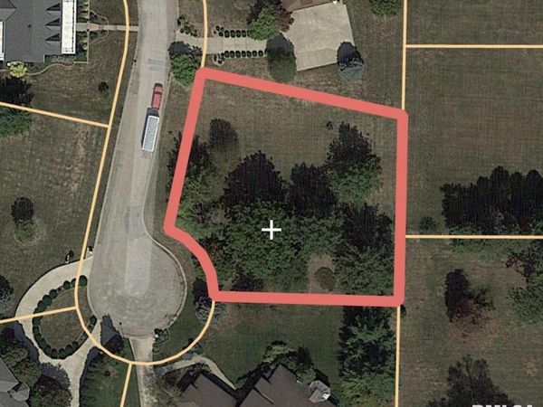 4 HAMPTON Court, Galesburg, IL 61401