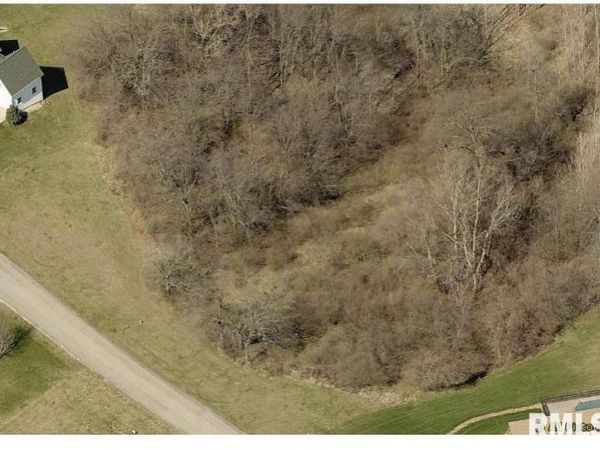 44 Vista Ridge, Petersburg, IL 62675