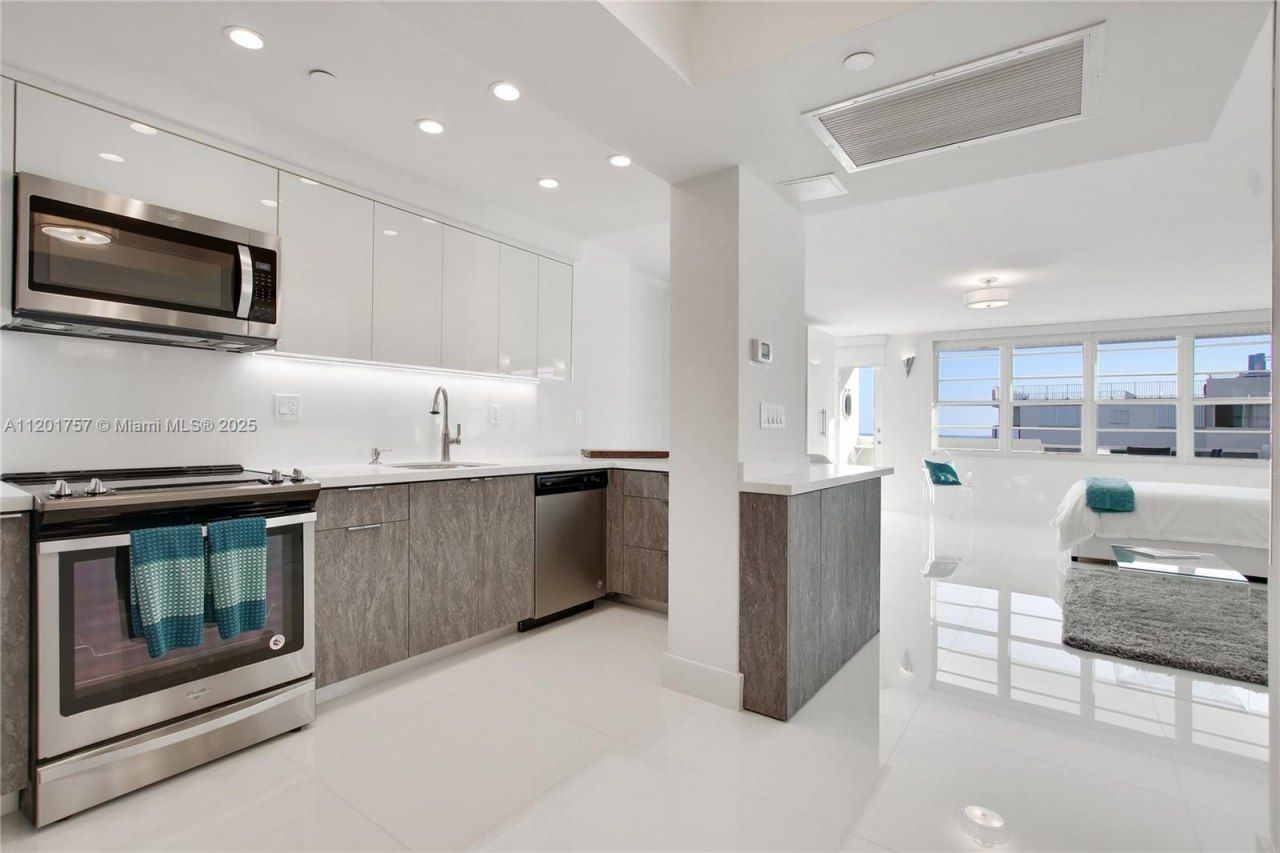 100 Lincoln Rd, Unit 940, Miami Beach, FL 33139 Photo