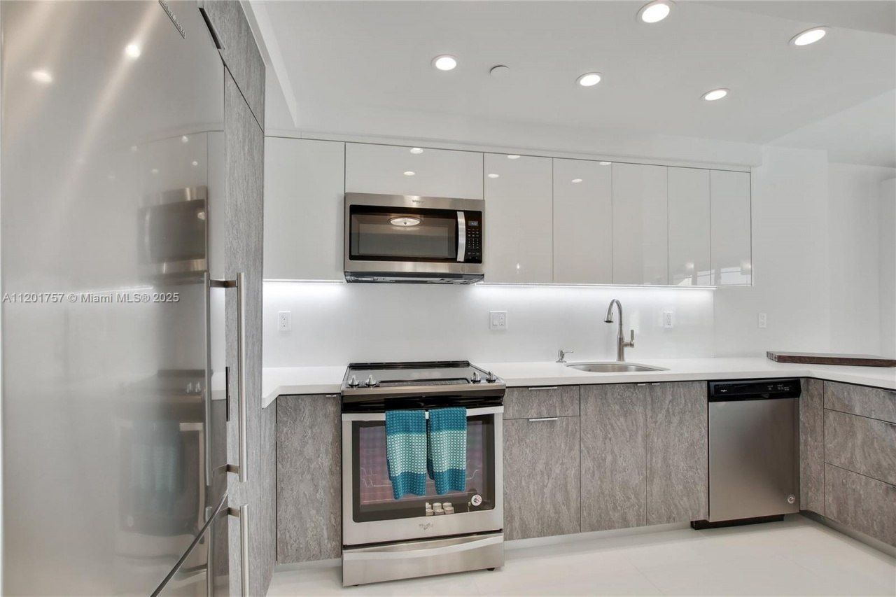 100 Lincoln Rd, Unit 940, Miami Beach, FL 33139 Photo