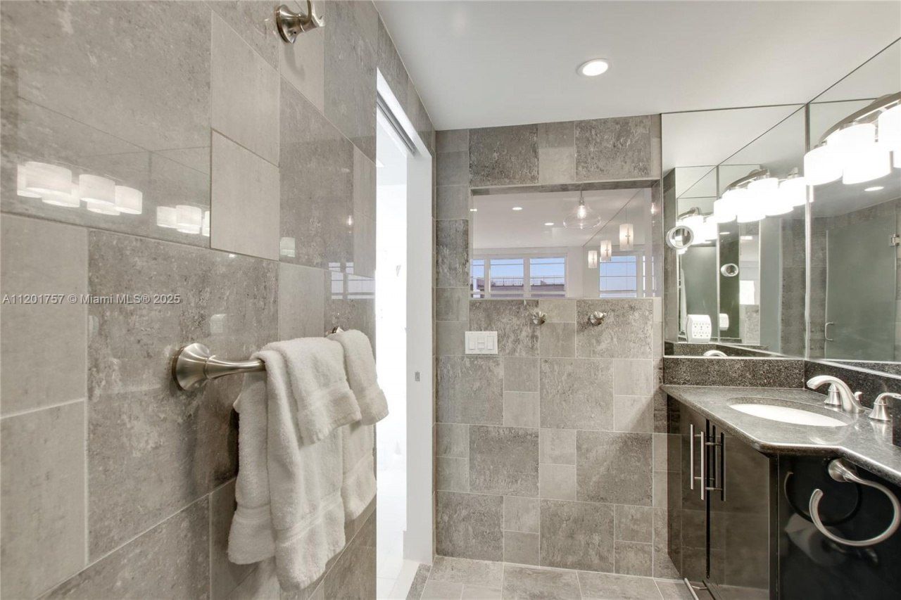 100 Lincoln Rd, Unit 940, Miami Beach, FL 33139 Photo