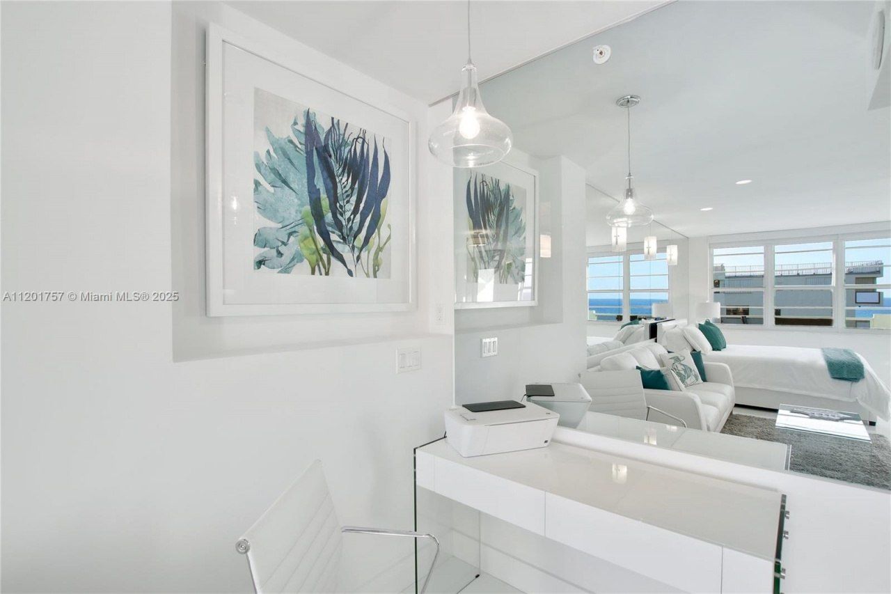 100 Lincoln Rd, Unit 940, Miami Beach, FL 33139 Photo