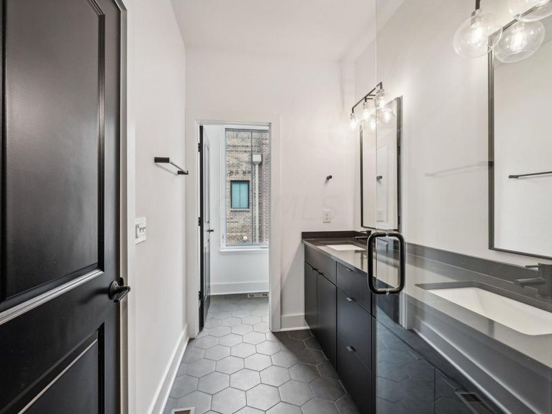 502 Riverfront Lane, Columbus, OH 43201 Photo 14