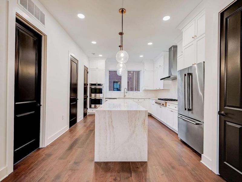 512 Riverfront Lane, Columbus, OH 43201 Photo 12