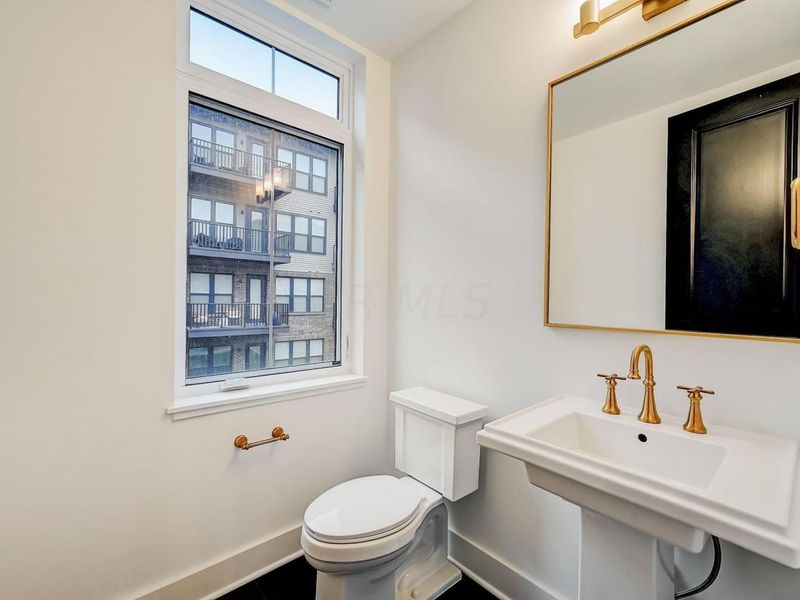 512 Riverfront Lane, Columbus, OH 43201 Photo 14