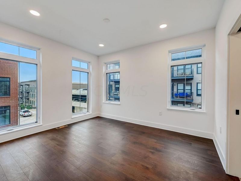 512 Riverfront Lane, Columbus, OH 43201 Photo 30