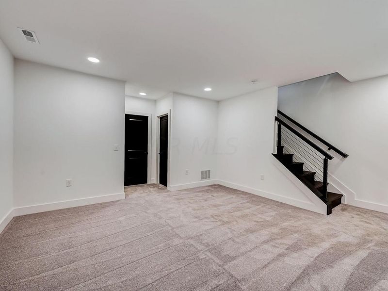 512 Riverfront Lane, Columbus, OH 43201 Photo 34