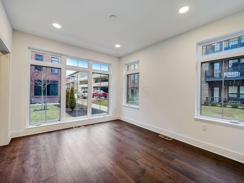 512 Riverfront Lane, Columbus, OH 43201 Photo 5