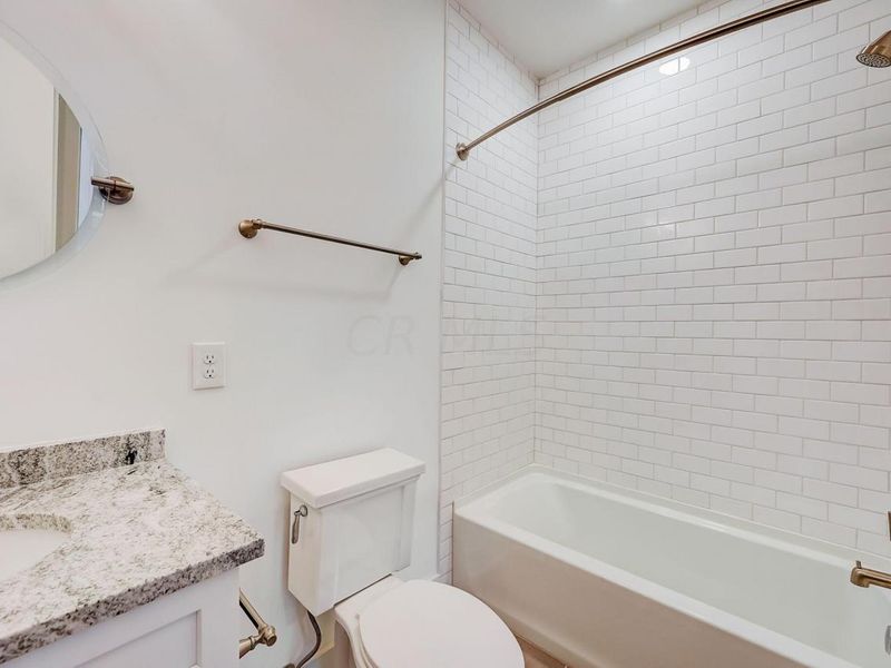 512 Riverfront Lane, Columbus, OH 43201 Photo 8