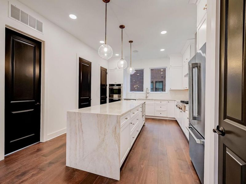 512 Riverfront Lane, Columbus, OH 43201 Photo 9