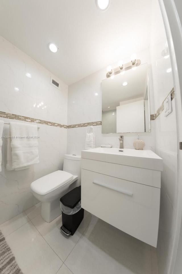 5601 Collins Ave, Unit 1603, Miami Beach, FL 33140 Photo