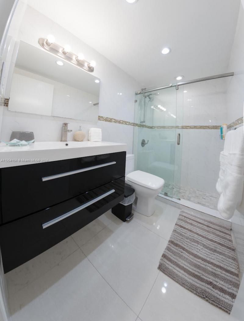 5601 Collins Ave, Unit 1603, Miami Beach, FL 33140 Photo