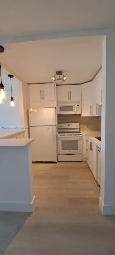 155 Easthampton G, Unit 155, West Palm Beach, FL 33417 Photo