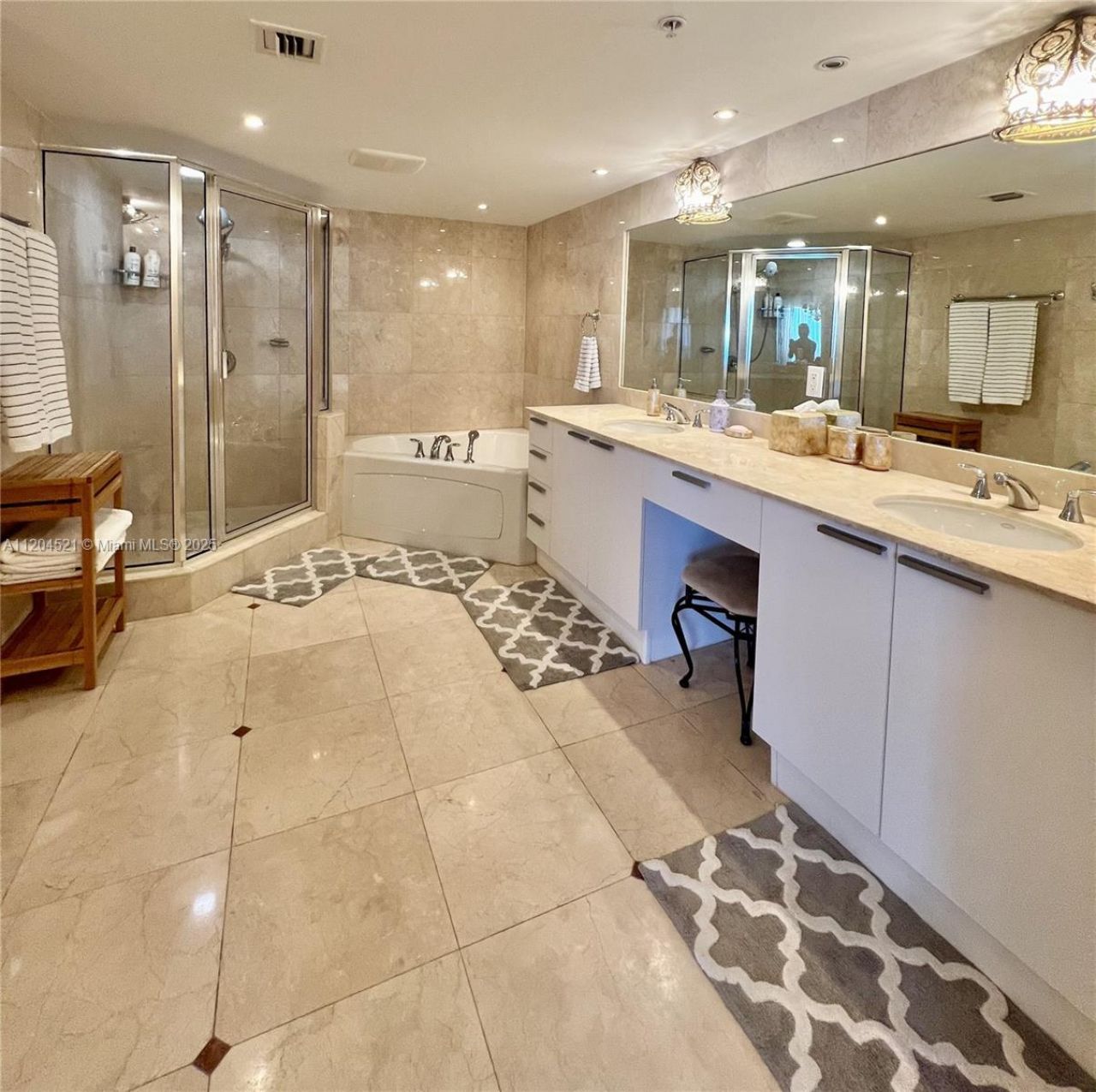 16699 Collins Ave, Unit 2704, Sunny Isles Beach, FL 33160 Photo