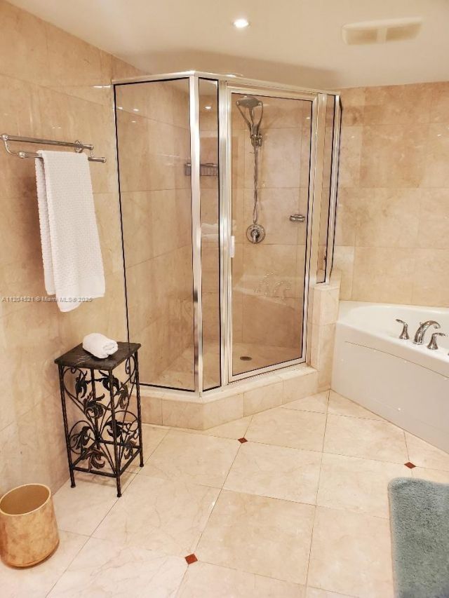 16699 Collins Ave, Unit 2704, Sunny Isles Beach, FL 33160 Photo