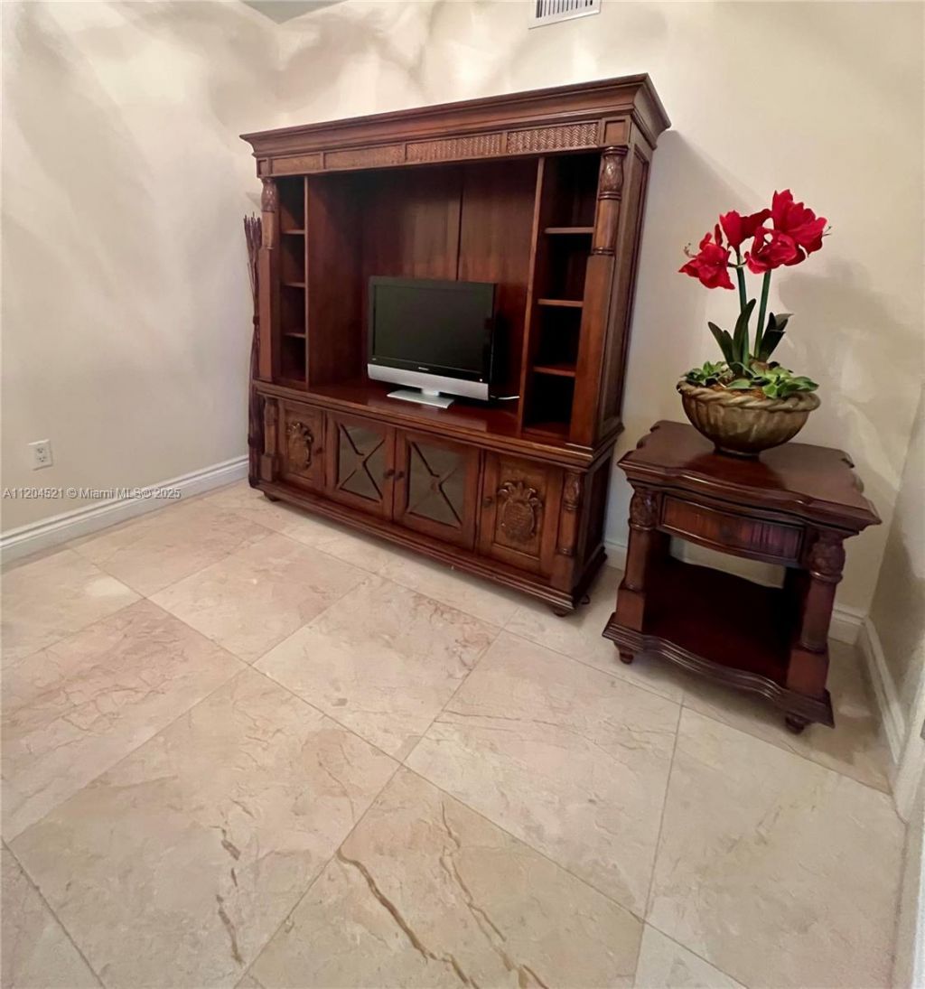 16699 Collins Ave, Unit 2704, Sunny Isles Beach, FL 33160 Photo