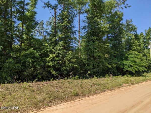 001 Pinecrest Road, Fountain, FL 32438