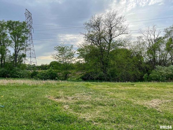 7117 N Water Oak Drive, Edwards, IL 61528