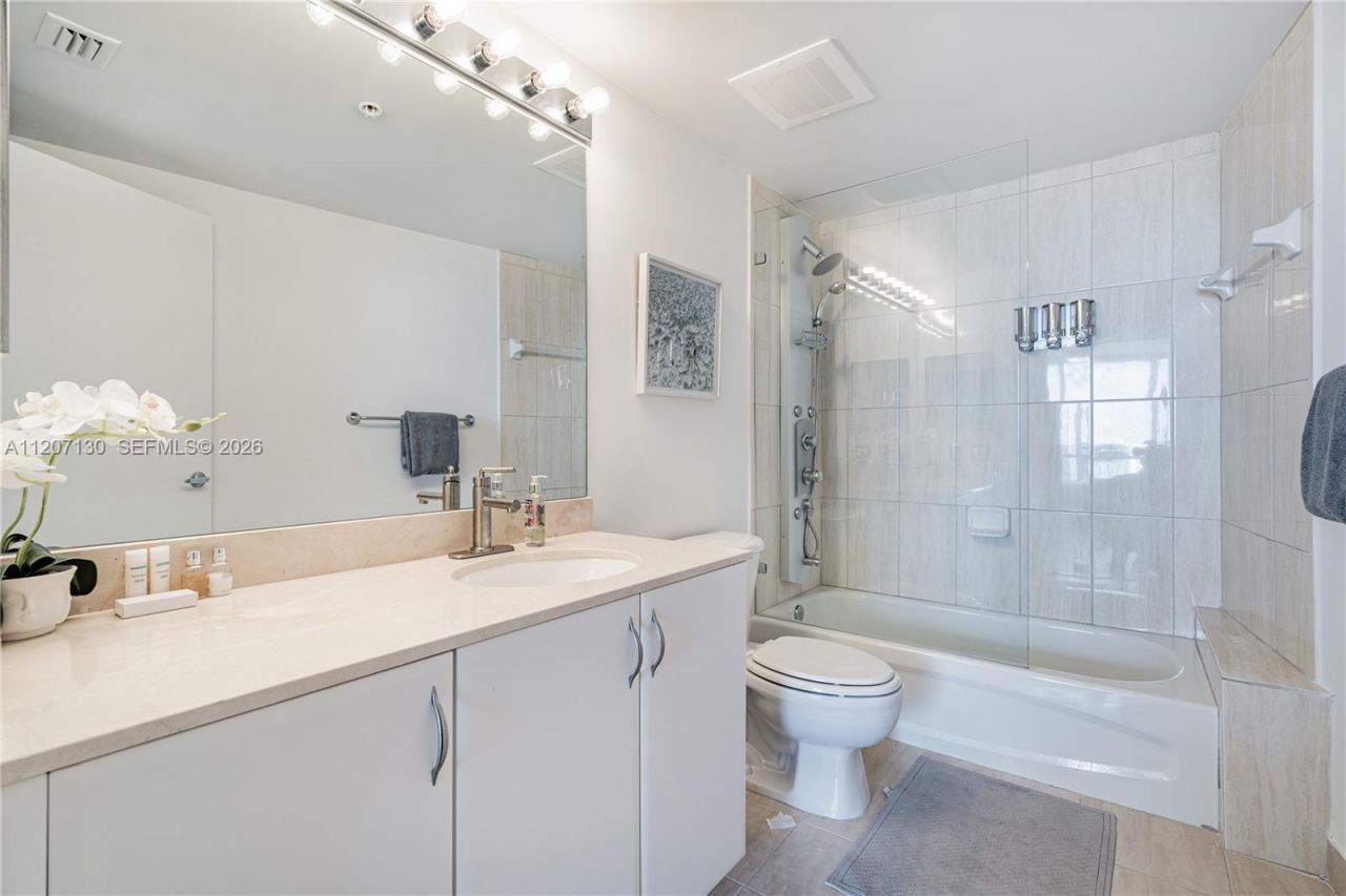 1750 N Bayshore Dr, Unit 3914, Miami, FL 33132 Photo