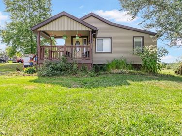 2425 Miday Avenue NE, East Canton, OH 44730