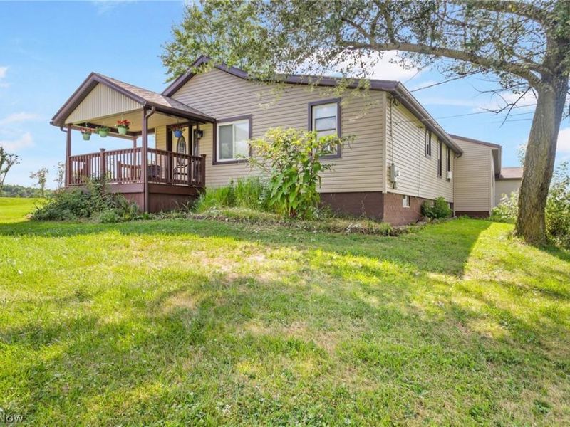 2425 Miday Avenue NE, East Canton, OH 44730 Photo 2