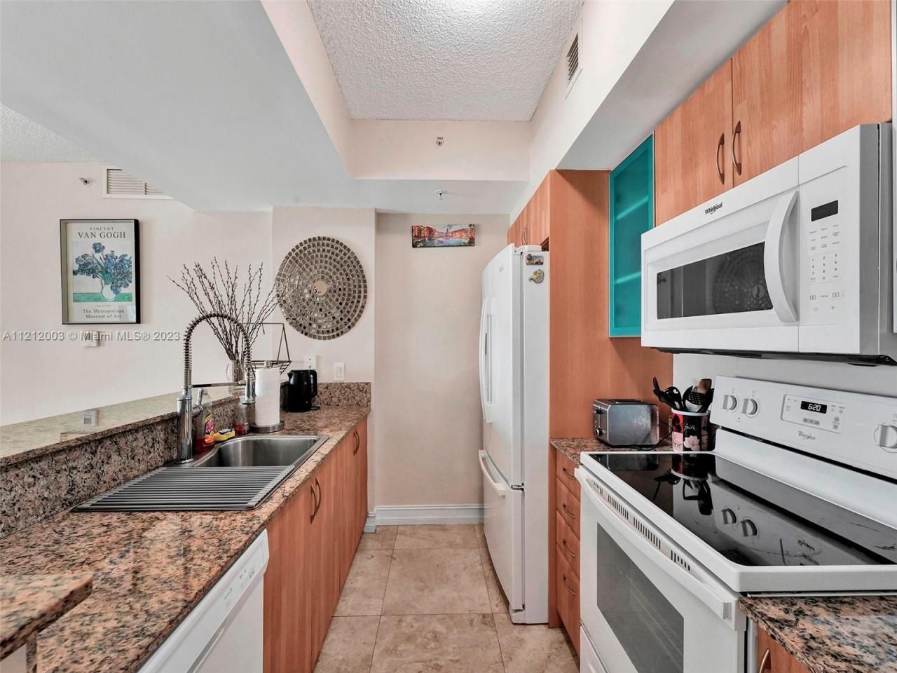 17555 Atlantic Blvd, Unit 806, Sunny Isles Beach, FL 33160 Photo