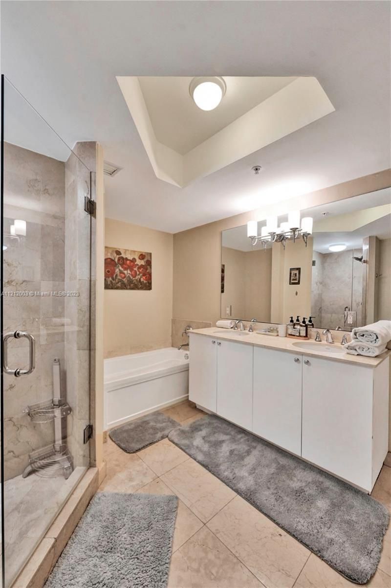 17555 Atlantic Blvd, Unit 806, Sunny Isles Beach, FL 33160 Photo