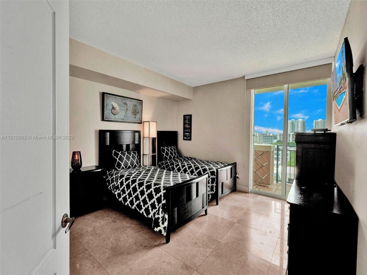 17555 Atlantic Blvd, Unit 806, Sunny Isles Beach, FL 33160 Photo