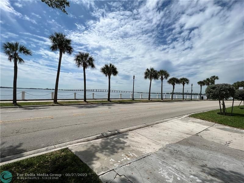 1440 Brickell Bay Drive, Unit 606, Miami, FL 33131 Photo